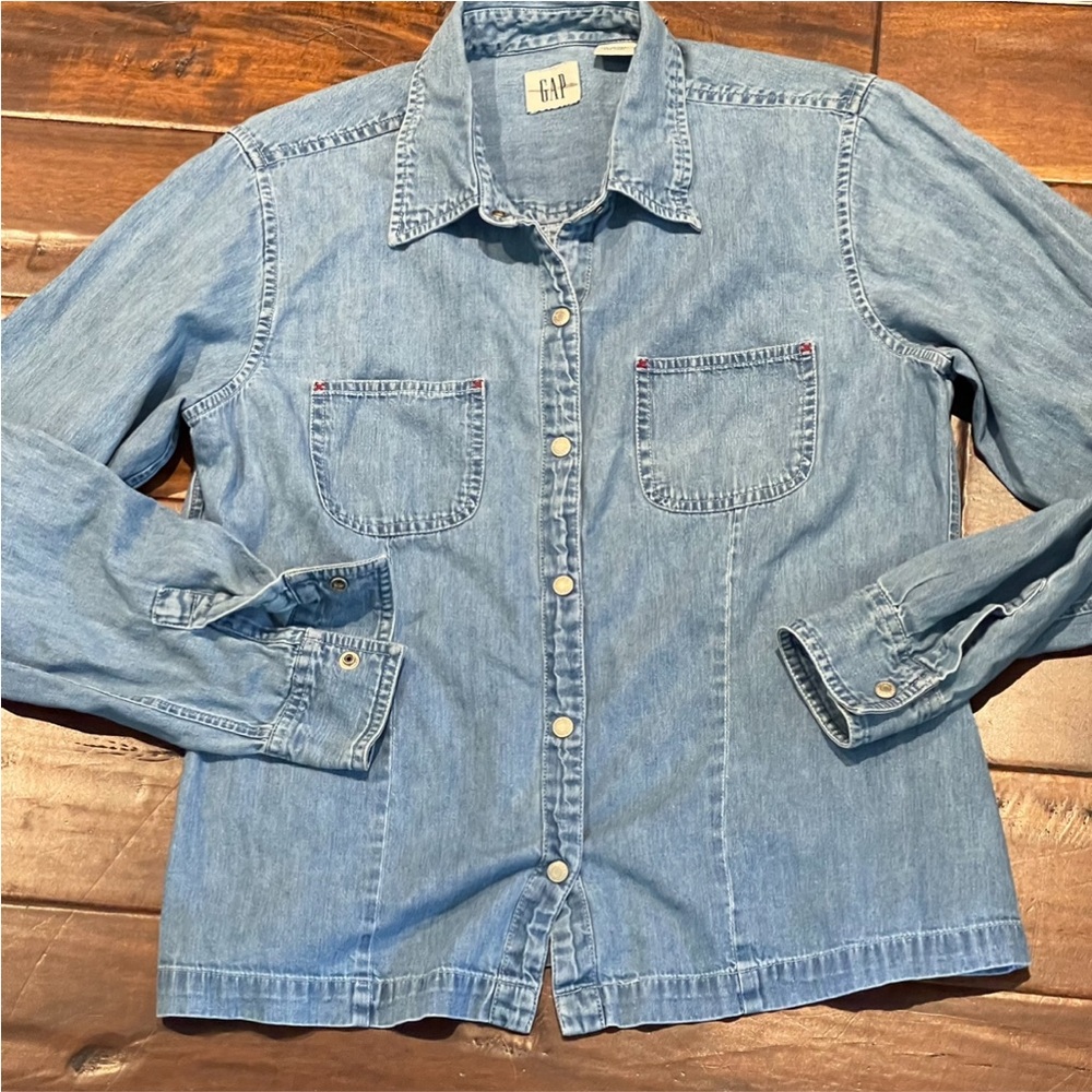 Vtg Gap denim snap front long sleeve M
